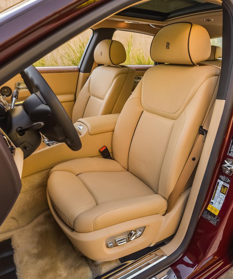  Rolls-Royce Ghost 2015 года  (US) (фото 29 из 29)